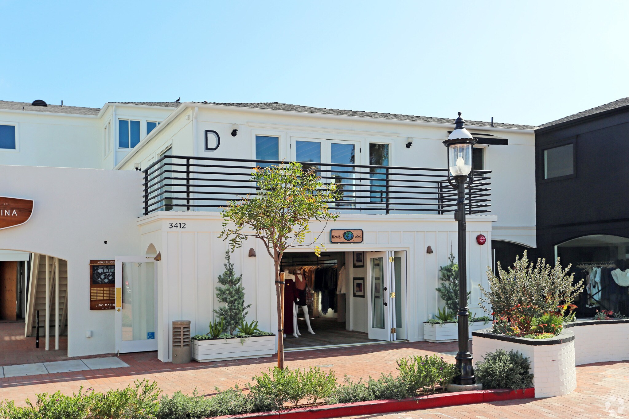 3412-3420 Via Oporto, Newport Beach, CA à louer Photo de l’immeuble– Image 1 sur 11