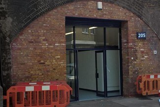 Plus de détails pour Three Colts Ln, Londres - Industriel/Logistique à louer