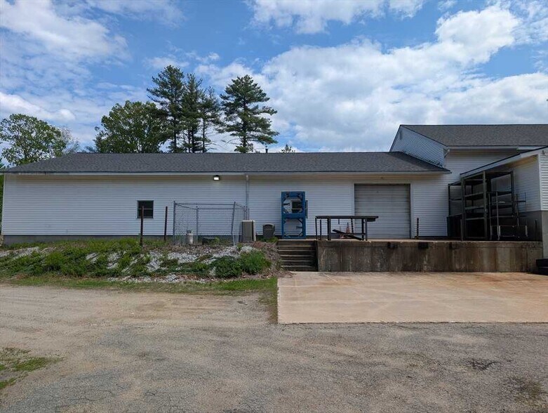 100 Davis St, Douglas, MA à louer - Photo de l’immeuble – Image 3 sur 5