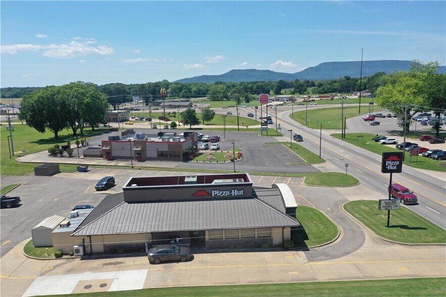 511 Union St, Dardanelle, AR à vendre - Photo de l’immeuble – Image 1 sur 15
