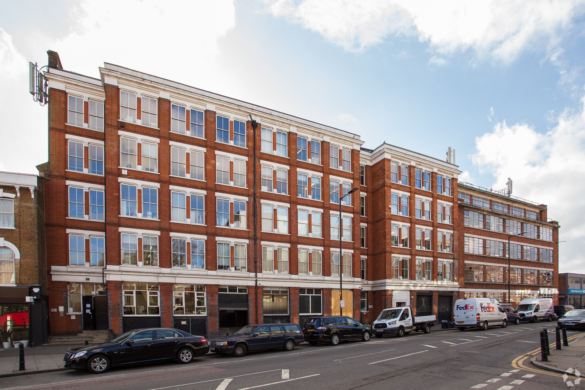 18-28 Shacklewell Ln, Londres à louer Photo principale– Image 1 sur 4