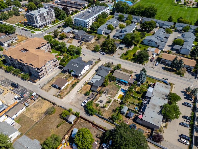 250 Asher Rd, Kelowna, BC à vendre - Aérien – Image 2 sur 8