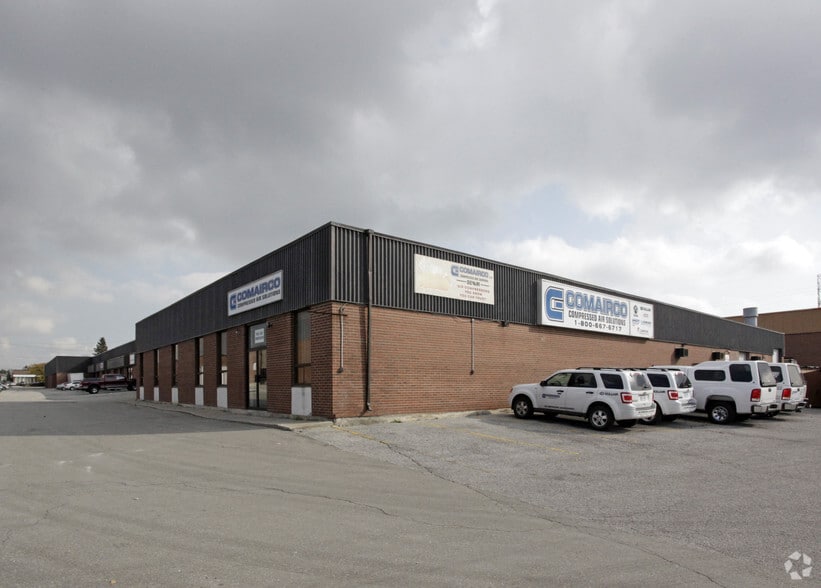 110 Norfinch Dr, Toronto, ON à louer - Photo principale – Image 1 sur 2
