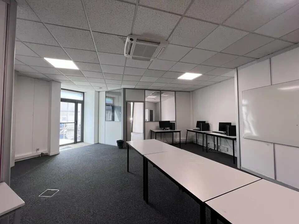 Bureau dans CANNES-LA-BOCCA à louer Photo de l’immeuble– Image 1 sur 8