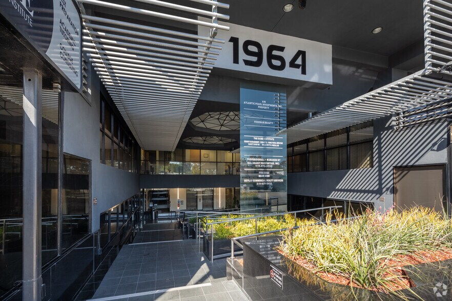 1964 Westwood Blvd, Los Angeles, CA à louer - Photo de l’immeuble – Image 1 sur 4