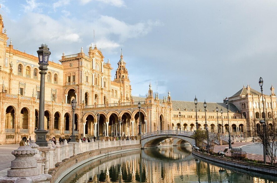 Bureau dans Sevilla, Sevilla à louer - Photo de l’immeuble – Image 3 sur 8