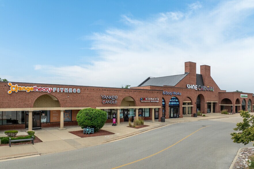 1001 W 75th St, Woodridge, IL à louer - Photo de l’immeuble – Image 3 sur 5