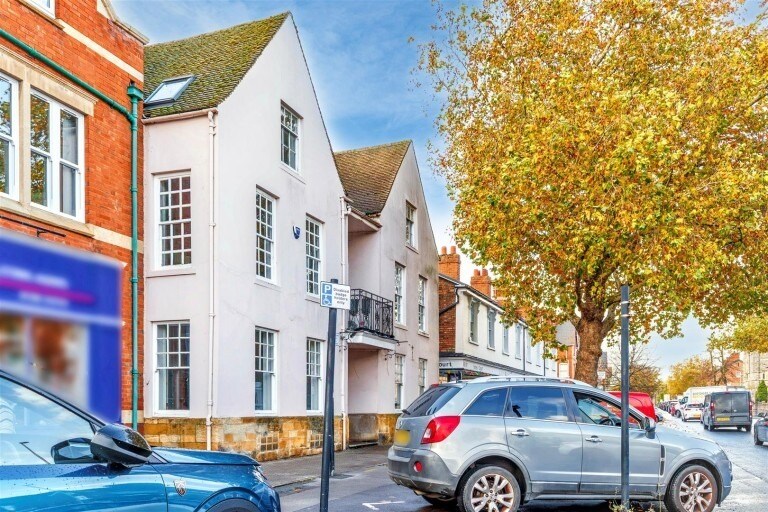 93 High St, Evesham à vendre - Photo de l’immeuble – Image 2 sur 24