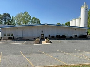 1134 #1 S NC Highway 49, Asheboro, NC à louer Photo de l’immeuble– Image 1 sur 2