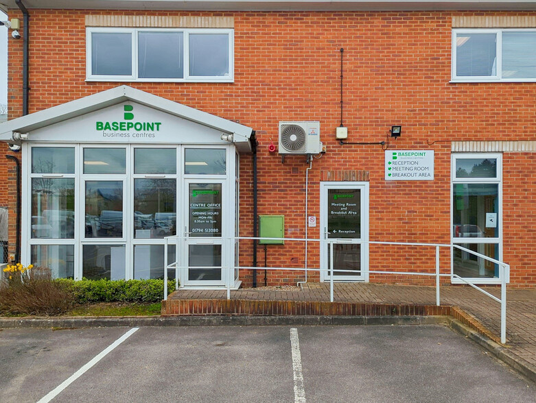 Premier Way, Romsey à louer - Photo de l’immeuble – Image 1 sur 1