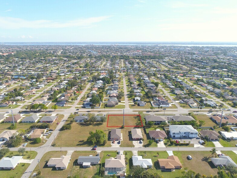 4412 Santa Barbara Blvd, Cape Coral, FL à vendre - Photo principale – Image 1 sur 20