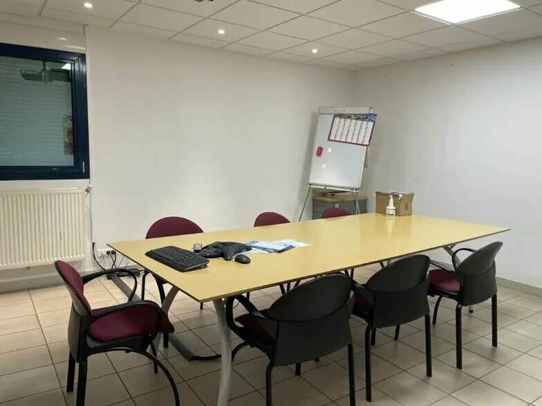 Local d’activités dans Étupes à louer - Photo intérieure – Image 3 sur 5