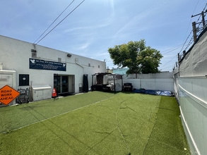 5723 Atlantic Ave, Long Beach, CA à louer Photo de l’immeuble– Image 2 sur 11