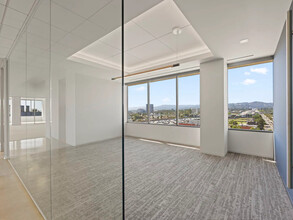 11111 Santa Monica Blvd, Los Angeles, CA à louer Photo intérieure– Image 2 sur 9