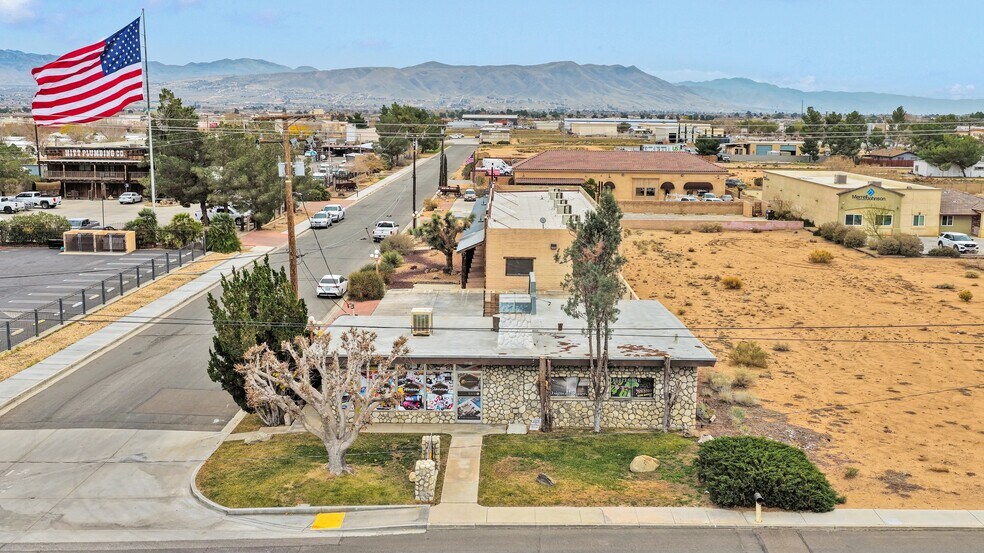 22265 Outer Hwy 18, Apple Valley, CA à vendre - Photo de l’immeuble – Image 2 sur 6