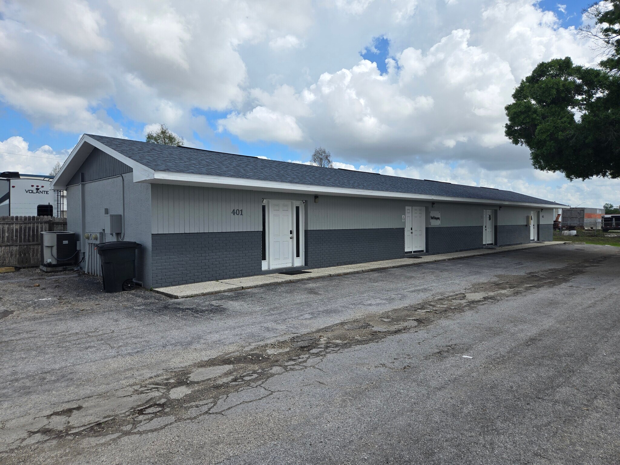 11151 66th St N, Largo, FL à louer Photo principale– Image 1 sur 18
