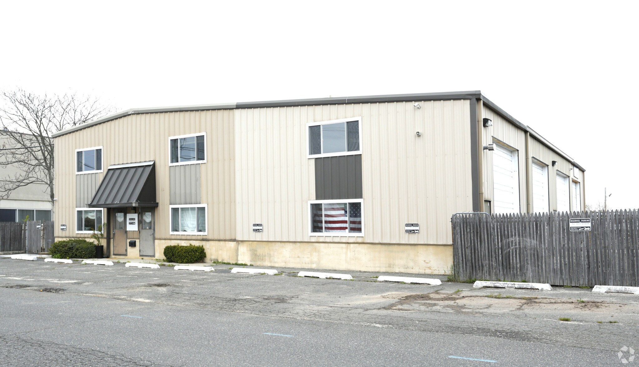 12 West Ave, Atlantic Highlands, NJ à louer Photo principale– Image 1 sur 3