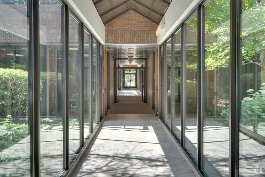 3755 E Main St, Saint Charles, IL à louer - Photo intérieure – Image 2 sur 7