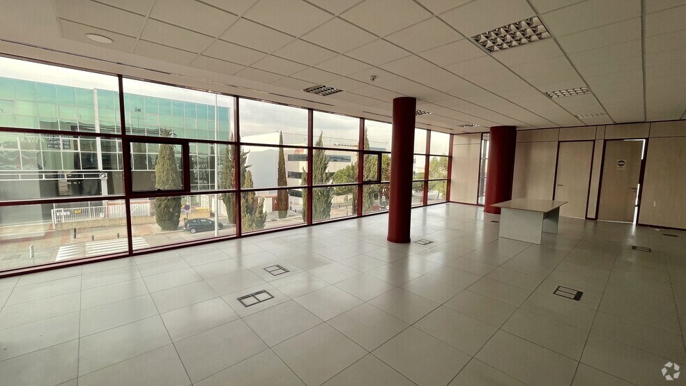 Avenida Italia, 10, Coslada, Madrid à vendre - Photo de l’immeuble – Image 1 sur 32