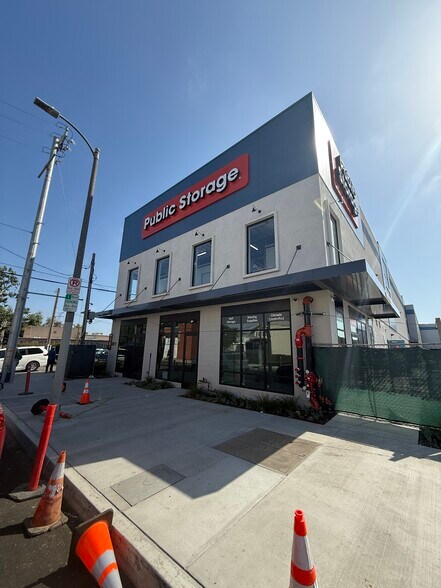 3873 Grand View Blvd, Los Angeles, CA à louer - Photo de l’immeuble – Image 1 sur 5