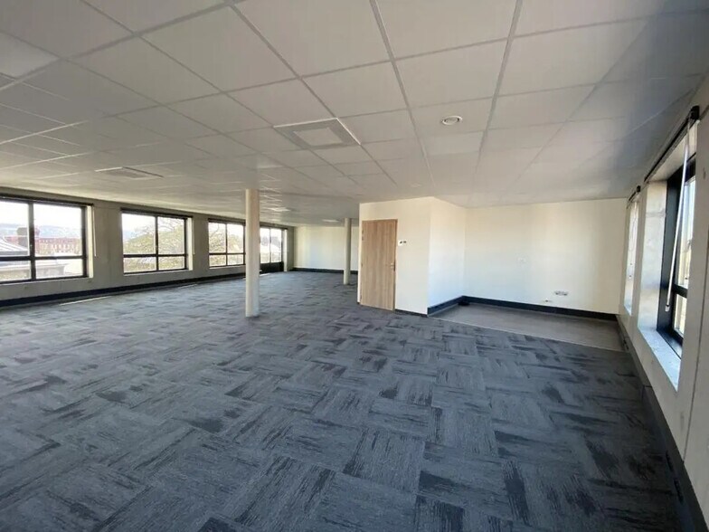 Bureau dans Le Petit-Quevilly à louer - Photo intérieure – Image 2 sur 3