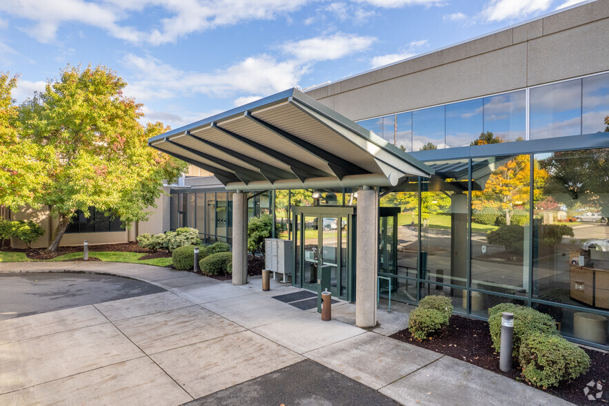 3500 Chad Dr, Eugene, OR à louer - Photo de l’immeuble – Image 1 sur 8