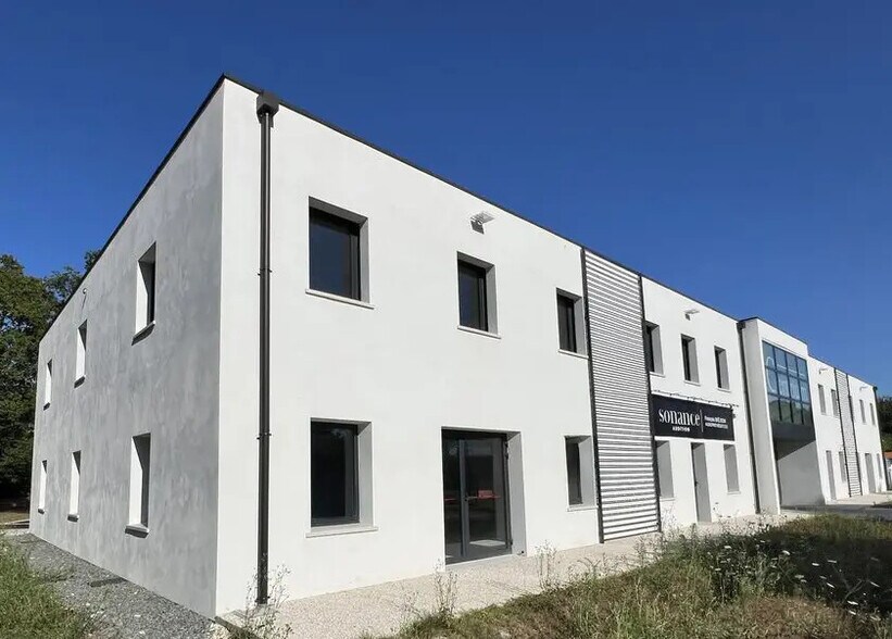 Bureau dans Royan à louer - Photo de l’immeuble – Image 2 sur 6