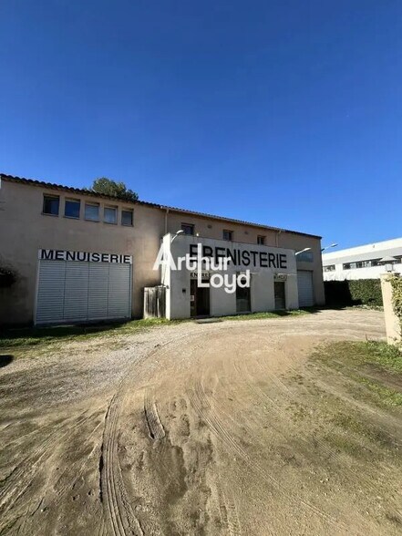 Local d'activités dans Tourrettes à vendre - Photo de l’immeuble – Image 1 sur 7