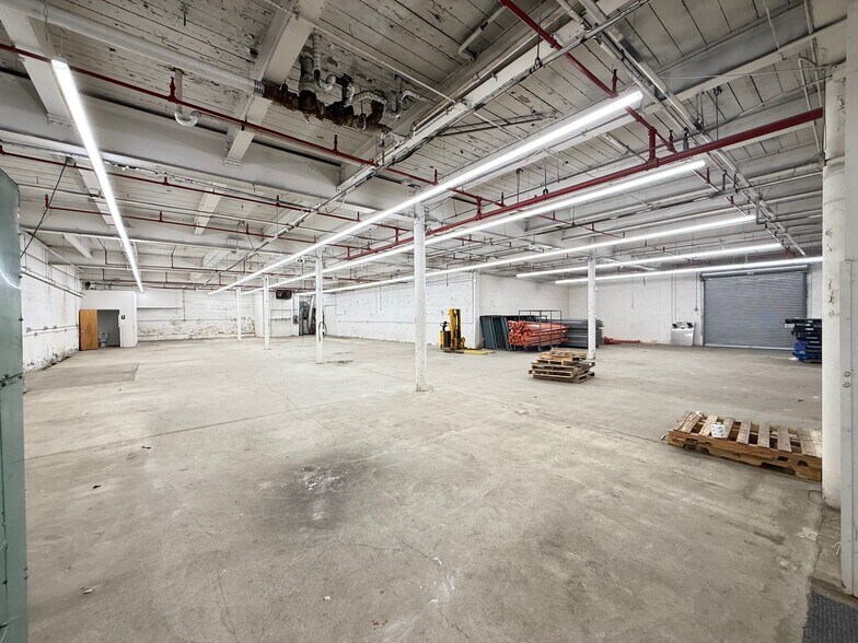 1109 Grand Ave, North Bergen, NJ à louer - Photo de l’immeuble – Image 2 sur 3