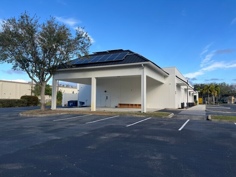 1892 SE Federal Hwy, Stuart, FL à vendre - Photo de l’immeuble – Image 3 sur 16
