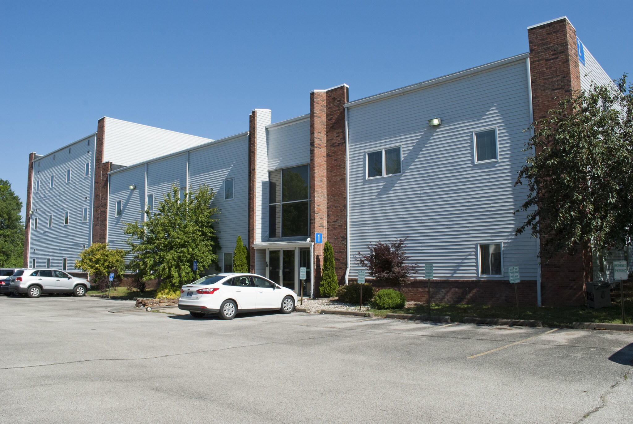 1145 N Sunrise Greetings Ct, Bloomington, IN à vendre Photo de l’immeuble– Image 1 sur 14