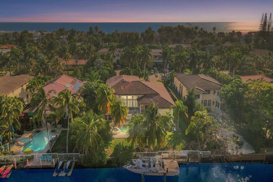 584 Golden Beach Dr, Golden Beach, FL à vendre - Photo de l’immeuble – Image 2 sur 65