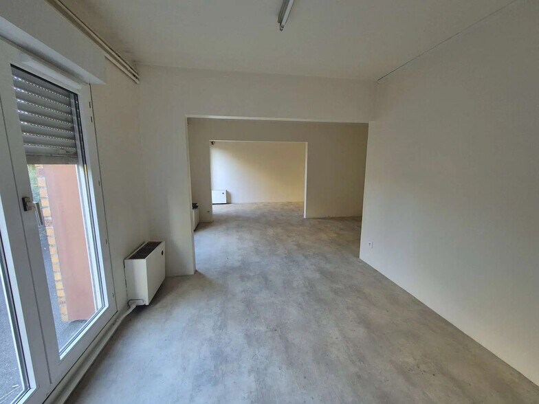 Bureau dans Dammarie-Les-Lys à louer - Photo de l’immeuble – Image 3 sur 3