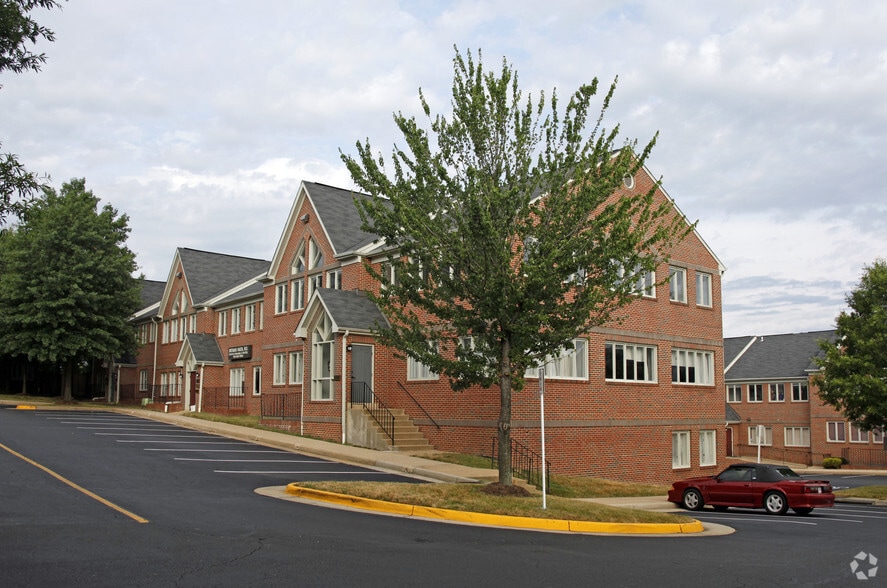 5641-5699 Columbia Pike, Falls Church, VA à louer - Photo principale – Image 1 sur 13