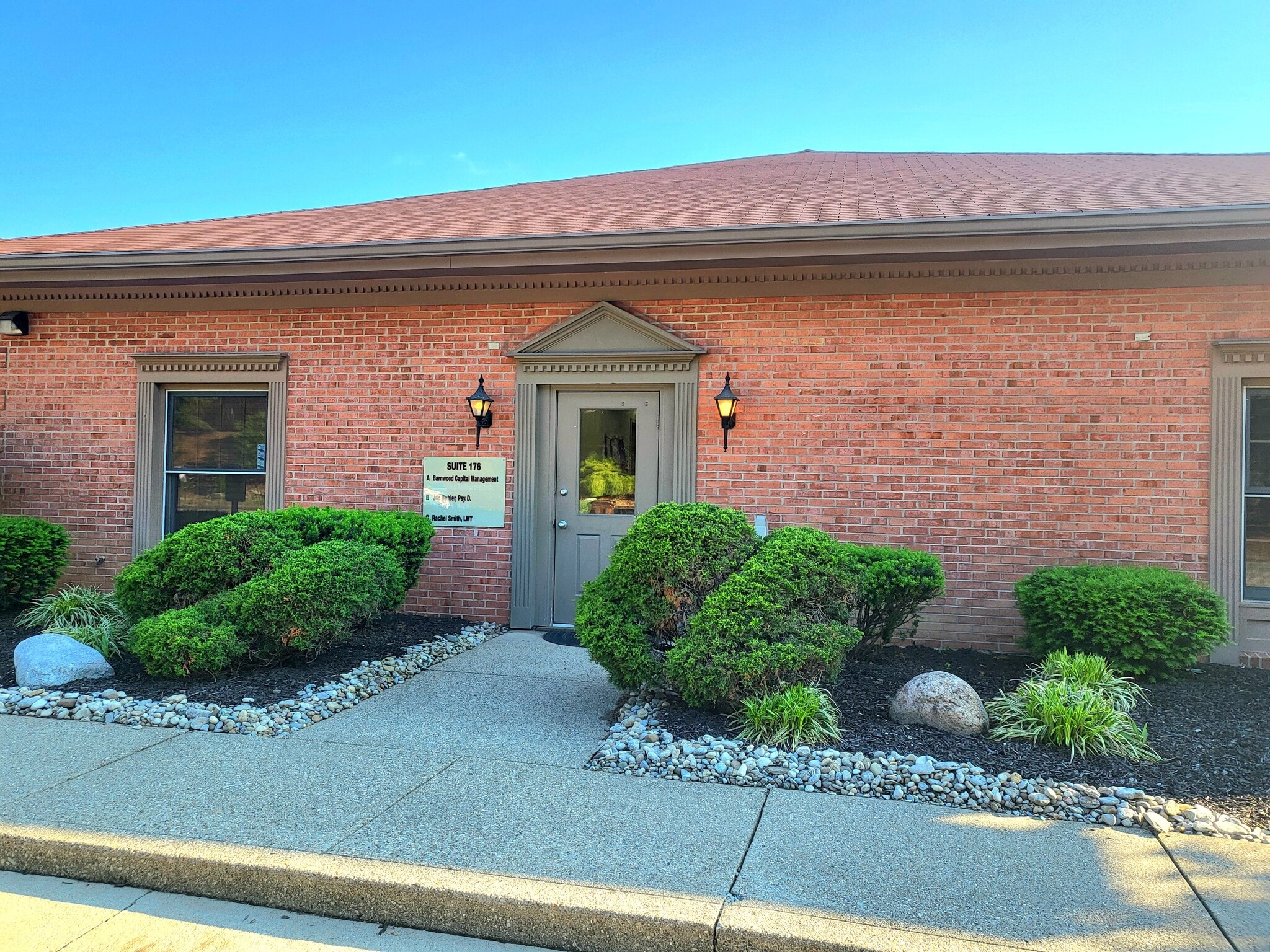 170-176 Barnwood Dr, Edgewood, KY à louer Photo de l’immeuble– Image 1 sur 6