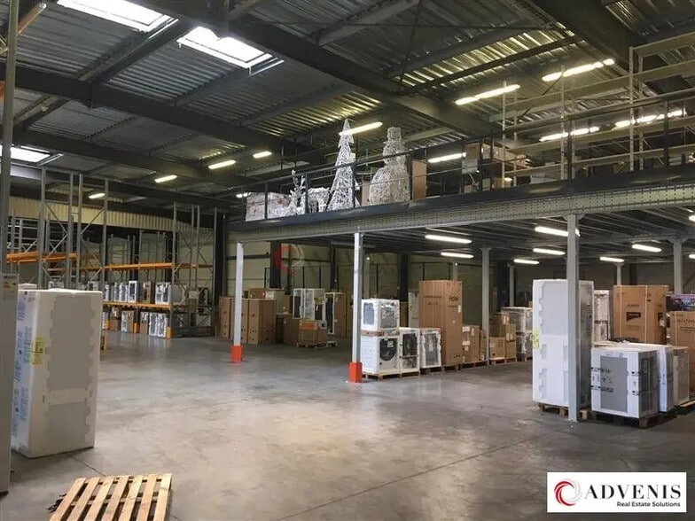 Local d’activités dans Le Haillan à louer - Photo intérieure – Image 3 sur 9