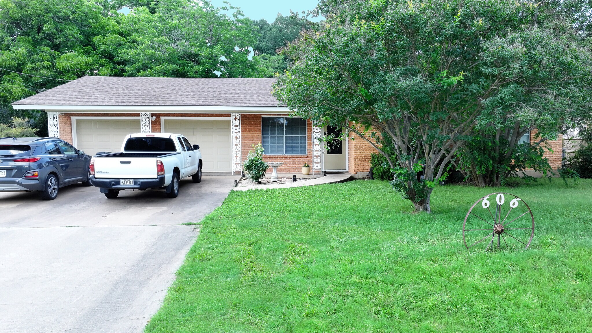 606 E Liberty Ave, Round Rock, TX à vendre Photo de l’immeuble– Image 1 sur 18