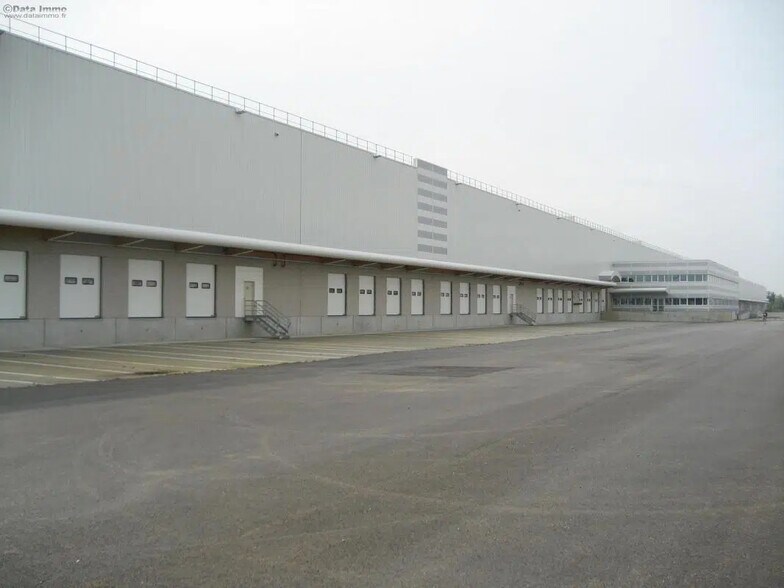 Industriel/Logistique dans Savigny-sur-Clairis à louer - Photo de l’immeuble – Image 1 sur 20