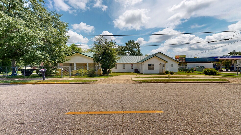 104 N Herring St, Dothan, AL à vendre - Photo principale – Image 1 sur 58