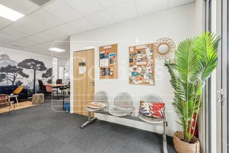 Bureau dans Cassis à vendre - Photo de l’immeuble – Image 3 sur 12