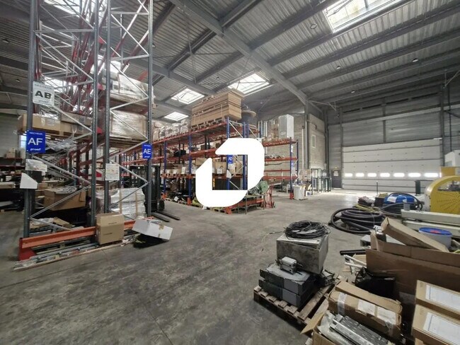 Plus de détails pour Local d’activités à vendre