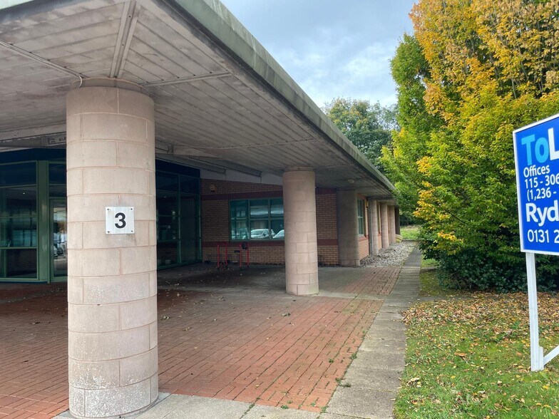 3 Michaelson Sq, Livingston à louer - Photo de l’immeuble – Image 3 sur 12