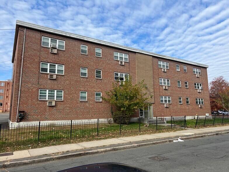 23 Marshall St, Hartford, CT à vendre - Photo de l’immeuble – Image 3 sur 12