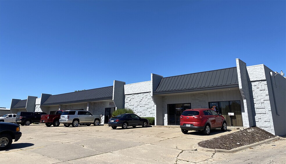 13408-13416 C St, Omaha, NE à vendre - Photo de l’immeuble – Image 2 sur 5