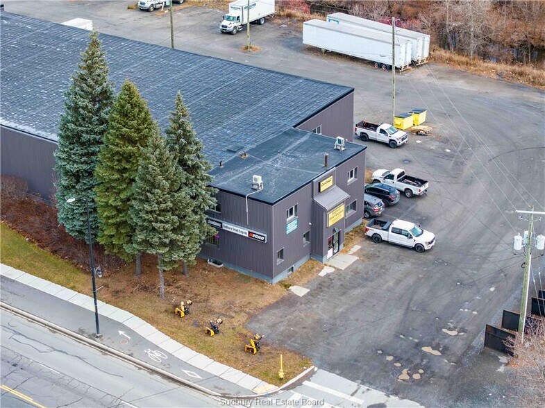 560 Notre Dame Ave, Sudbury, ON à louer - Photo de l’immeuble – Image 2 sur 13