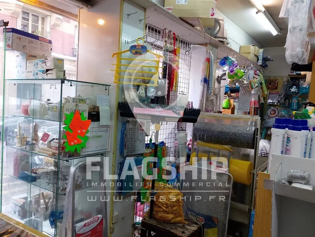 Plus de détails pour Local commercial à louer