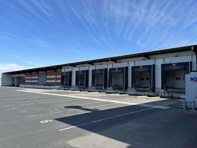 Local d’activités dans Vallet à louer - Photo de l’immeuble – Image 1 sur 8