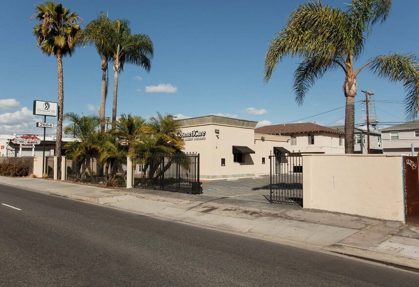 2664 Atlantic Ave, Signal Hill, CA à louer - Photo principale – Image 1 sur 3