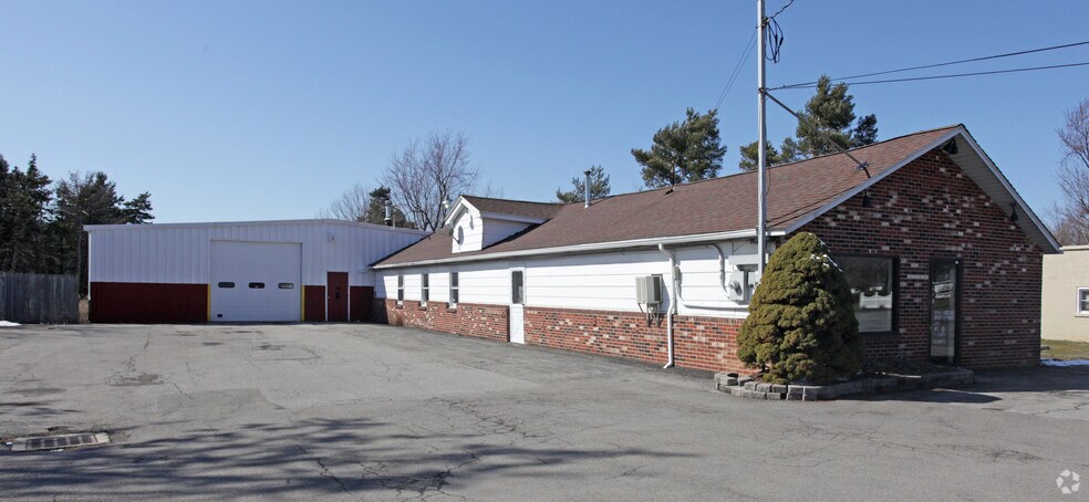 5844 Goodrich Rd, Clarence Center, NY à louer - Photo de l’immeuble – Image 2 sur 2