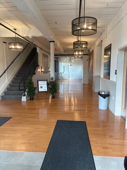 20 Canal St, Franklin, NH à louer - Photo de l’immeuble – Image 3 sur 8